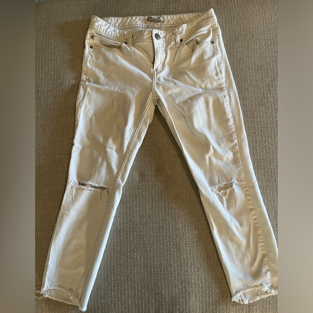 Free People White Cropped Skinny Jeans with Distressing - Picture 1 of 11